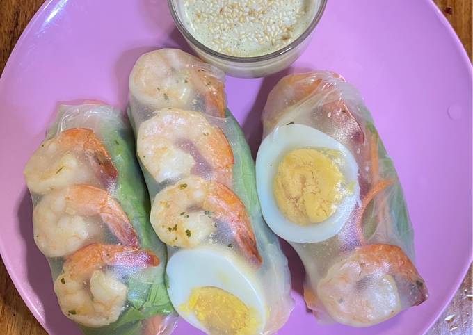 รูปของ สลัดโรลกุ้งไข่ต้ม