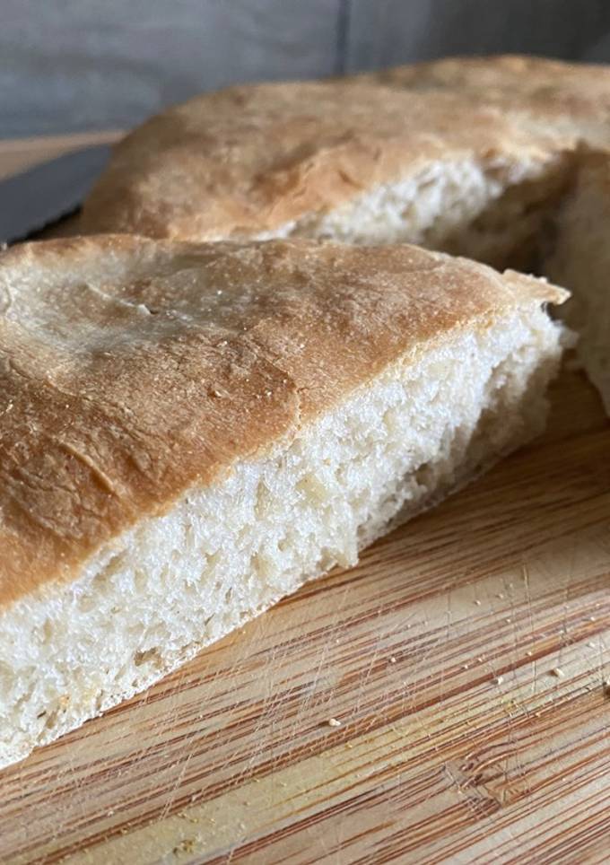 A picture of Aghroum – Moroccan bread.