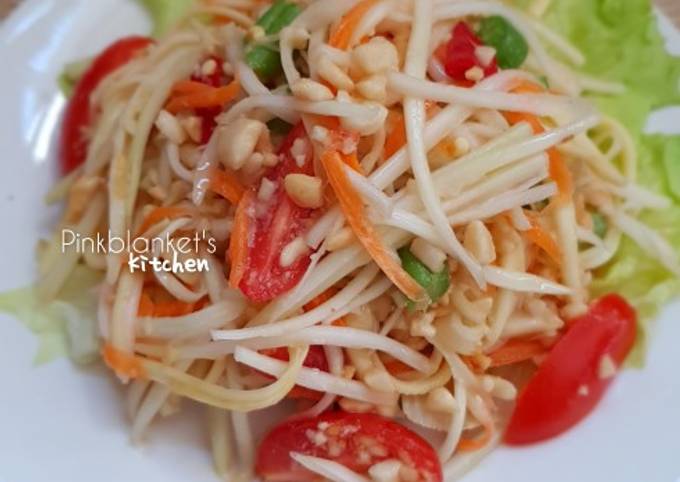 A picture of Crunchy Asian Veggies Salad.