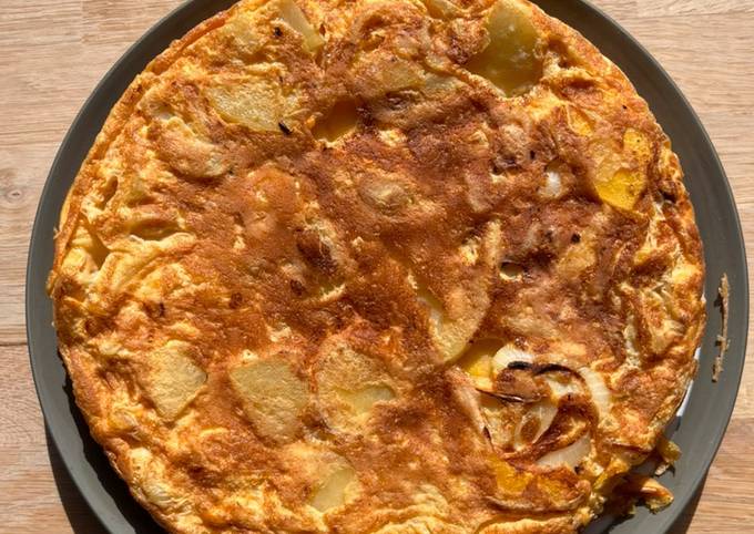 A picture of Spanish inspired omelette with potato, onion and pumpkin in air-fryer!.