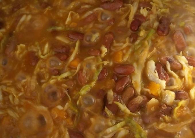 A picture of Red beans & cabbage soup.