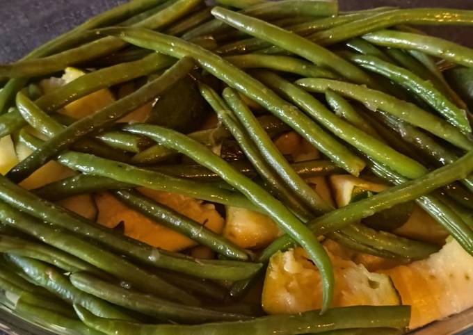 A picture of Green beans and courgette salad.