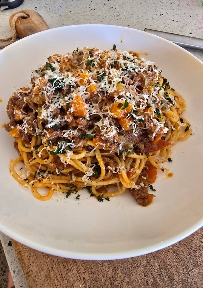 A picture of Spaghetti Bolognese.