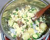 A picture of step 2 of Vegetable egg rice.