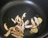 A picture of step 2 of Egg and shiitake mushrooms fried rice - Weekday lunch idea 💡.