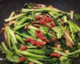 A picture of step 3 of Stir fry green vegetable.