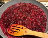 A picture of step 4 of Creamy beetroot risotto.