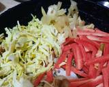 A picture of step 3 of Three color vegetable pasta.