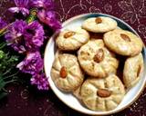 A picture of step 3 of Golden lemon almond cookies.