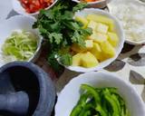 A picture of step 1 of Green maize- red bean salsa with vegetables.