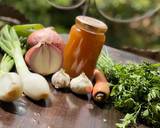 A picture of step 4 of Vegetable stock 🥕 🧄.