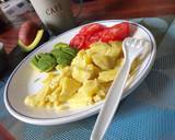 A picture of step 6 of Boiled sweet potatoes with avocado and tomatoes.