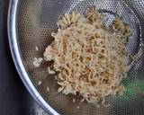 A picture of step 2 of Veg noodles.