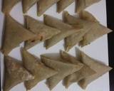 A picture of step 4 of Veggie samosa.