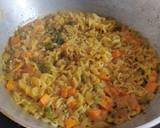 A picture of step 2 of Vegetable Maggi.