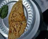 A picture of step 6 of Vegetable paratha.