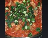 A picture of step 6 of Okra with beef.