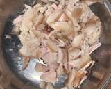 รูปขั้นตอนการทำที่ 3 ของ ก้อยคั่วหมู,ตับ,หนังหมู
