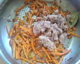 A picture of step 2 of Sautéed cabbage and carrot with tuna.