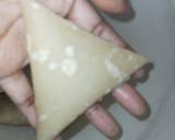 A picture of step 4 of Samosa Wrap (رقاق السمبوسة).