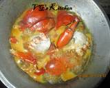 A picture of step 1 of Mangrove Crab with Coconut Milk Vegetables (KEPITING KARAKA).