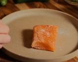 A picture of step 4 of Salmon Poke.
