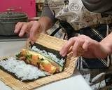 A picture of step 7 of Futomaki－Thick Sushi Rolls Filled with Vegetables.