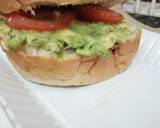 A picture of step 3 of Easy Avocado and Tomato Bun.