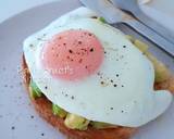 A picture of step 5 of Avocado & Egg on Toast.