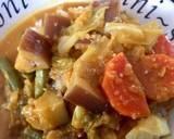 A picture of step 6 of Vegetable Curry with Salted Fish and Pineapple.