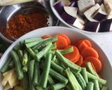 A picture of step 1 of Vegetable Curry with Salted Fish and Pineapple.