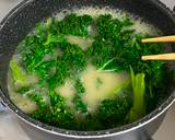 A picture of step 4 of Japanese Kale Miso Soup.