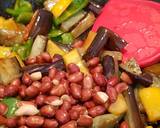 A picture of step 5 of Eggplants with peanuts and garlic sauce.