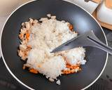 รูปขั้นตอนการทำที่ 5 ของ ข้าวผัดไข่ใส่เห็ดและแครอท
