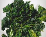 A picture of step 2 of Kale Chips.