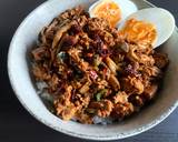 A picture of step 6 of Tofu Soboro & Mushroom Rice Bowl.