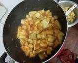 A picture of step 2 of Tomato stewed cassava.