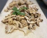 A picture of step 7 of Mushroom soup.