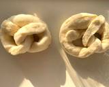 รูปขั้นตอนการทำที่ 2 ของ Mini Pretzel 🥨 ขนมป้าแอนจิ๋ว🥨