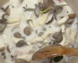 A picture of step 3 of Tom Kha Gai.