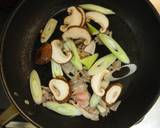 A picture of step 3 of Stir Fried Udon Noodles with Lots Of Vegetables.