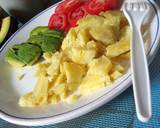 A picture of step 6 of Boiled sweet potatoes with avocado and tomatoes.