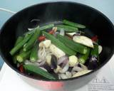 A picture of step 3 of Thai Red Vegetables Curry Linguine.