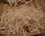 A picture of step 2 of Homemade Kiriboshi Daikon with Dried Vegetables.