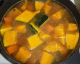 A picture of step 4 of Rich and Thick Kabocha Squash Curry with Meltingly Tender Vegetables.