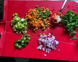 A picture of step 1 of Vegetable stir fry indomie.