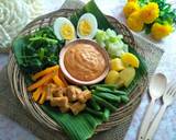 A picture of step 6 of Gado-Gado Surabaya: Mixed Vegetables with Peanut Sauce Dressing.