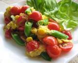 A picture of step 4 of Scrambed Eggs with Colourful Vegetables and Tuna.