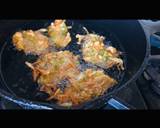 A picture of step 6 of Indonesian Vegetable Fritters (bakwan sayur).