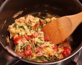 A picture of step 3 of Scrambled Eggs with Colourful Vegetables and Ponzu Sauce.